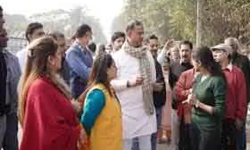मंत्री रविंदर ने रोहिणी इलाके में अतिक्रमण पर कार्रवाई का आदेश दिया मंत्री रविंदर ने रोहिणी इलाके में अतिक्रमण पर कार्रवाई का आदेश दिया