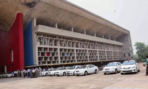 HC ने पत्रकार को अग्रिम जमानत देने से किया इनकार HC ने पत्रकार को अग्रिम जमानत देने से किया इनकार