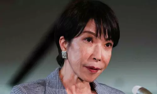 Japan के PM को काम के लिए मिला कैचफ्रेज़ ऑफ़ द ईयर अवॉर्ड