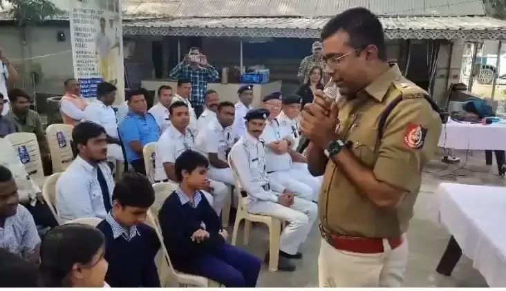 Siliguri: विश्व दिव्यांग दिवस पर बच्चों के लिए उपहार वितरण Siliguri: विश्व दिव्यांग दिवस पर बच्चों के लिए उपहार वितरण