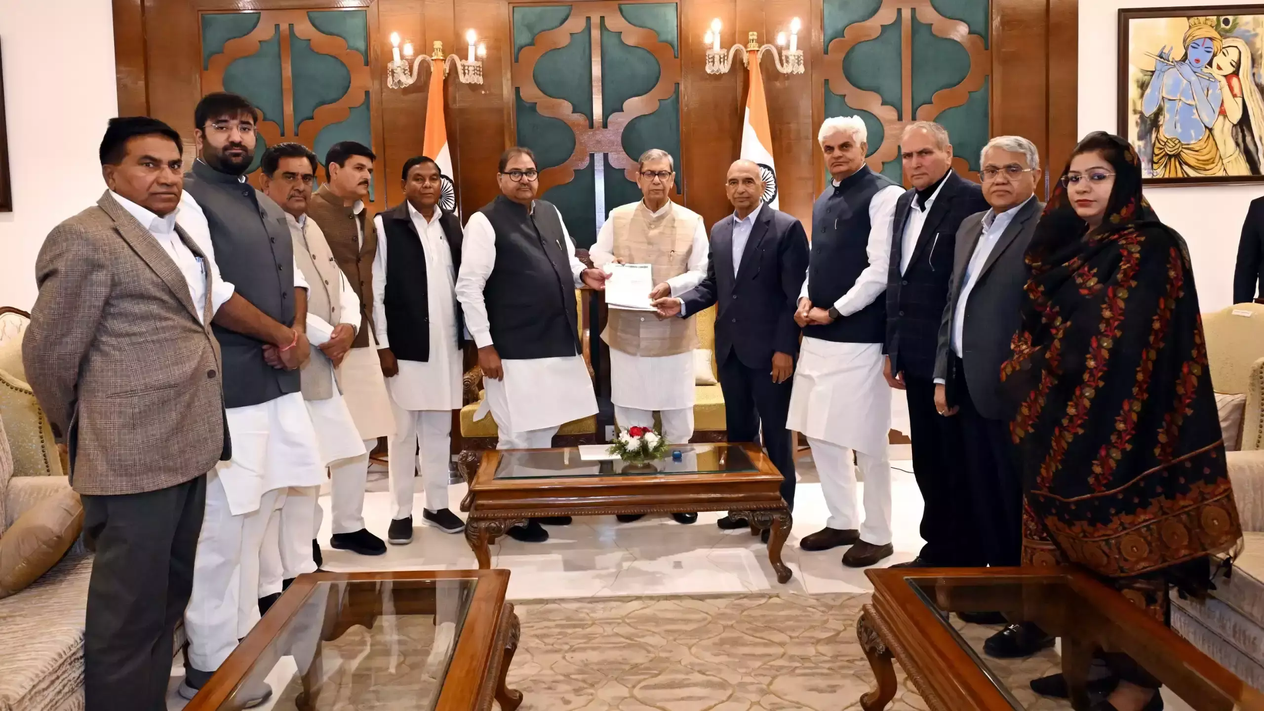 Chandigarh: अभय चौटाला के नेतृत्व में इनेलो ने राज्यपाल से बातचीत की Chandigarh: अभय चौटाला के नेतृत्व में इनेलो ने राज्यपाल से बातचीत की