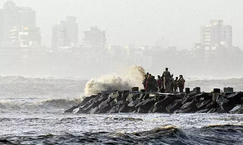 Mumbai: 7 दिसंबर तक समुद्री गतिविधियों पर चेतावनी Mumbai: 7 दिसंबर तक समुद्री गतिविधियों पर चेतावनी