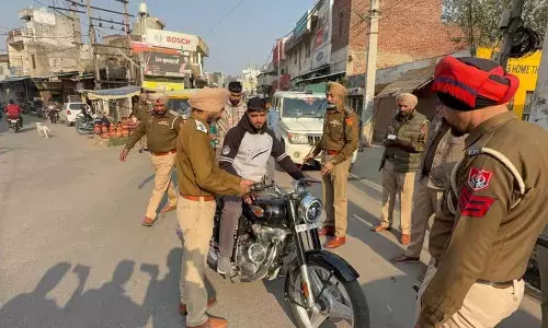 Nakodar में मॉडिफाइड साइलेंसर वाली बाइक के मालिकों के खिलाफ कार्रवाई Nakodar में मॉडिफाइड साइलेंसर वाली बाइक के मालिकों के खिलाफ कार्रवाई