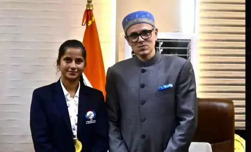 Omar Abdullah ने ब्लाइंड महिला टी20 वर्ल्ड कप में अनेखा देवी को सम्मानित किया