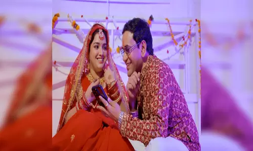रिलीज हुआ आम्रपाली और निरहुआ का नया रोमांटिक गाना सेनुरवा महान, दिखा पति-पत्नी का प्यार रिलीज हुआ आम्रपाली और निरहुआ का नया रोमांटिक गाना सेनुरवा महान, दिखा पति-पत्नी का प्यार