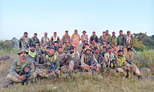 गोगुंडा गाँव में फोर्स का कैम्प स्थापित
