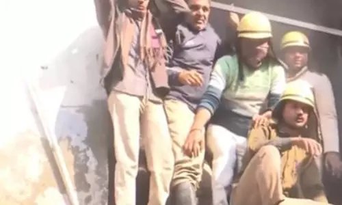 करतारपुरा इंडस्ट्रियल एरिया में आइसक्रीम फैक्ट्री में भीषण आग लग गई