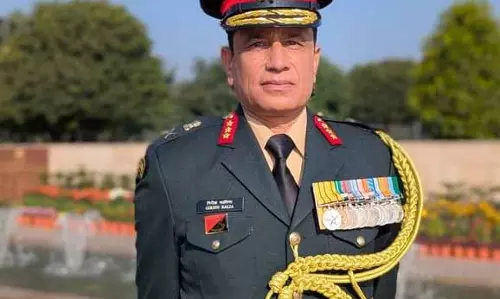 DAV स्कूल ने पूर्व छात्रों के प्रमोशन का जश्न मनाया