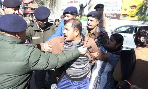 Himachal: बैकलॉग भर्ती को लेकर दृष्टिबाधित लोगों ने किया विरोध प्रदर्शन