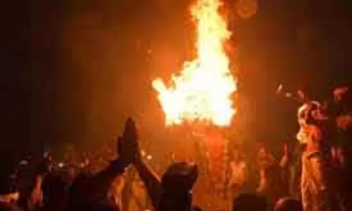 बारिश के बावजूद, लाखों लोगों ने Tiruvannamalai पहाड़ियों पर कार्तिगई महादीपम देखा