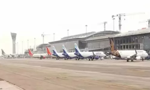 Hyderabad एयरपोर्ट पर अफरा-तफरी जारी, 74 उड़ानें रद्द