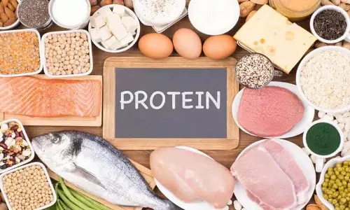 Protein की कमी होने पर आपके शरीर में दिखेंगे ये लक्षण, इन चीज़ों का सेवन करें Protein की कमी होने पर आपके शरीर में दिखेंगे ये लक्षण, इन चीज़ों का सेवन करें