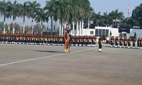 अहिल्यानगर में 570 अग्निवीरों की भव्य पासिंग आउट परेड, देशसेवा की शपथ लेकर सेना में हुए शामिल अहिल्यानगर में 570 अग्निवीरों की भव्य पासिंग आउट परेड, देशसेवा की शपथ लेकर सेना में हुए शामिल