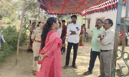 Additional Collector श्रीजा ने नामांकन केंद्रों का निरीक्षण किया Additional Collector श्रीजा ने नामांकन केंद्रों का निरीक्षण किया