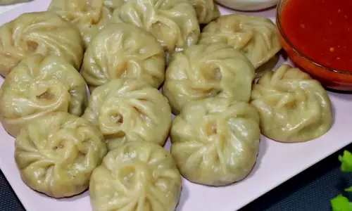मोमोज ने दर्जनभर ग्राहकों को किया बीमार, स्वास्थ्य केंद्र में भर्ती