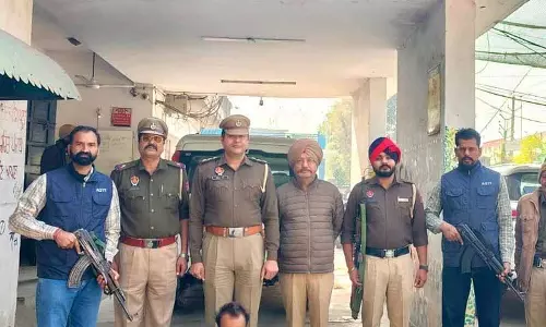 Punjab: गोल्डी ढिल्लों गैंग का एक और सदस्य गिरफ्तार Punjab: गोल्डी ढिल्लों गैंग का एक और सदस्य गिरफ्तार
