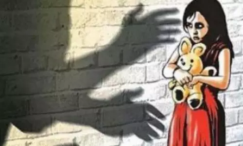 Andhra : कडप्पा पॉक्सो कोर्ट ने बलात्कारी को आजीवन कारावास की सजा सुनाई Andhra : कडप्पा पॉक्सो कोर्ट ने बलात्कारी को आजीवन कारावास की सजा सुनाई