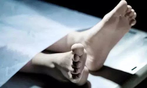 Sambalpur में नाले के पास 9वीं क्लास की छात्रा की लाश मिली Sambalpur में नाले के पास 9वीं क्लास की छात्रा की लाश मिली