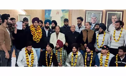 मुख्यमंत्री की नीतियां युवाओं को आकर्षित कर रही हैं: Ratan मुख्यमंत्री की नीतियां युवाओं को आकर्षित कर रही हैं: Ratan