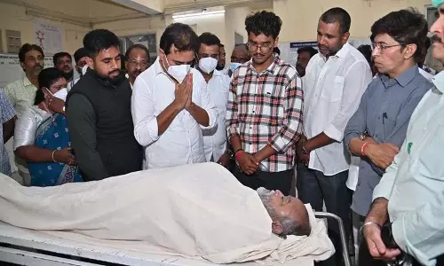 सीनियर वीडियो जर्नलिस्ट दामोदर का निधन.. KTR ने शोक जताया सीनियर वीडियो जर्नलिस्ट दामोदर का निधन.. KTR ने शोक जताया