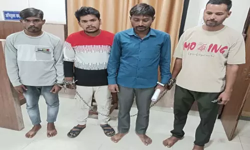 Raipur Breaking: 40 किलो गांजे के साथ चार तस्कर गिरफ्तार, कोर्ट ने सुनाई 15 साल की सजा Raipur Breaking: 40 किलो गांजे के साथ चार तस्कर गिरफ्तार, कोर्ट ने सुनाई 15 साल की सजा