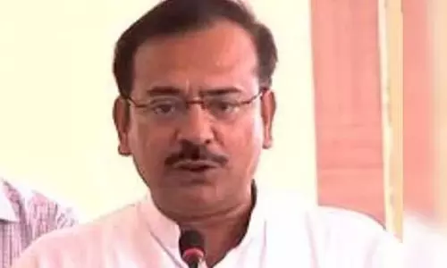 मंत्री ने नेताओं और कार्यकर्ताओं को BLAs के साथ खड़े रहने का निर्देश दिया मंत्री ने नेताओं और कार्यकर्ताओं को BLAs के साथ खड़े रहने का निर्देश दिया