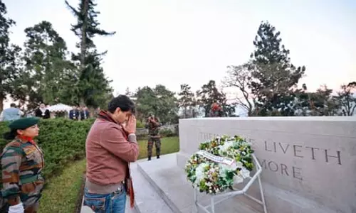 केंद्रीय मंत्री सिंधिया ने कोहिमा युद्ध समाधि स्थल का दौरा किया, शहीदों को दी श्रद्धांजलि