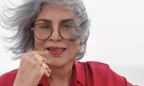 जीनत अमान ने सवाल पूछा, क्या आज भी कपड़ों से तय होती है महिला की गलती? जीनत अमान ने सवाल पूछा, क्या आज भी कपड़ों से तय होती है महिला की गलती?