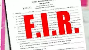 पुलिस की ढीली कार्रवाई के खिलाफ पीड़िता पहुंची कोर्ट, सब-इंस्पेक्टर समेत 6 लोगों पर FIR दर्ज पुलिस की ढीली कार्रवाई के खिलाफ पीड़िता पहुंची कोर्ट, सब-इंस्पेक्टर समेत 6 लोगों पर FIR दर्ज