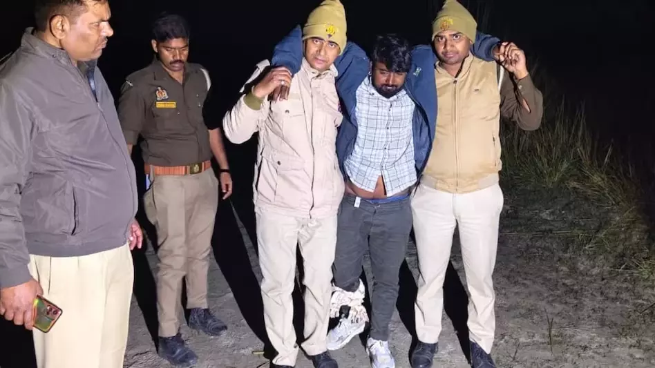 गौ-तस्कर ने गिरफ्तारी से बचने फायरिंग की, हाफ एनकाउंटर में गिरफ्तार गौ-तस्कर ने गिरफ्तारी से बचने फायरिंग की, हाफ एनकाउंटर में गिरफ्तार