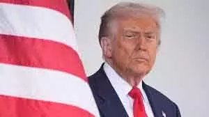 Trump प्रशासन ने 19 गैर-यूरोपीय देशों के लिए इमिग्रेशन पर रोक लगाई Trump प्रशासन ने 19 गैर-यूरोपीय देशों के लिए इमिग्रेशन पर रोक लगाई