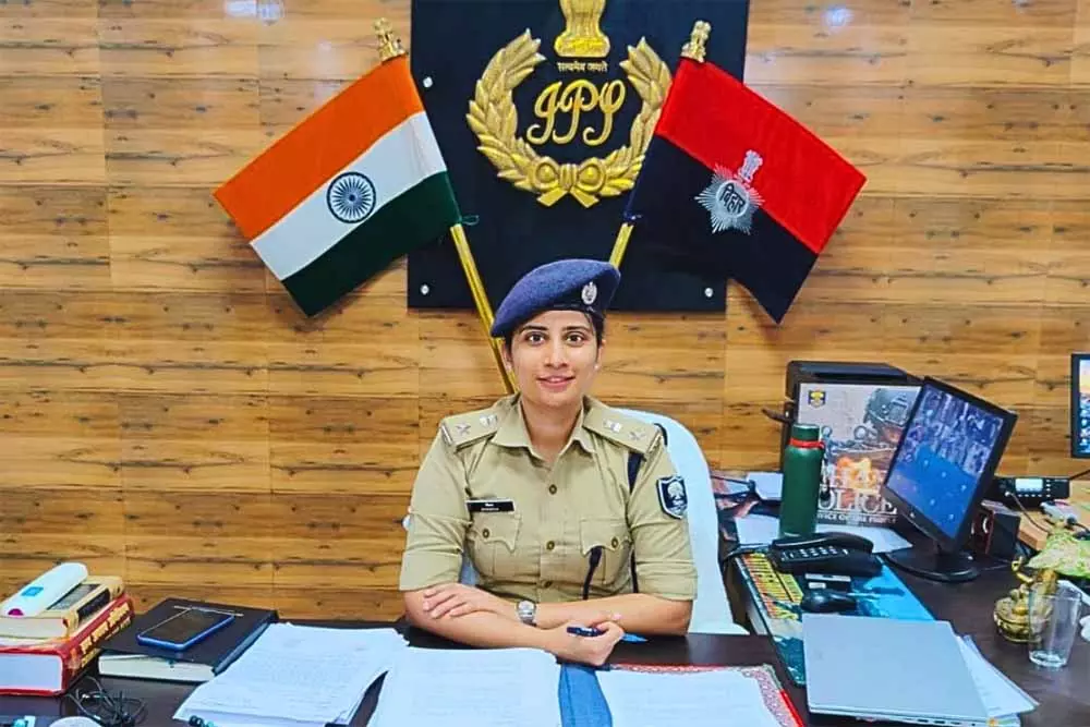 Patna: पटना पुलिस ने छेड़खानी रोकने की योजना बनाई, महिला टीमें तैनात Patna: पटना पुलिस ने छेड़खानी रोकने की योजना बनाई, महिला टीमें तैनात