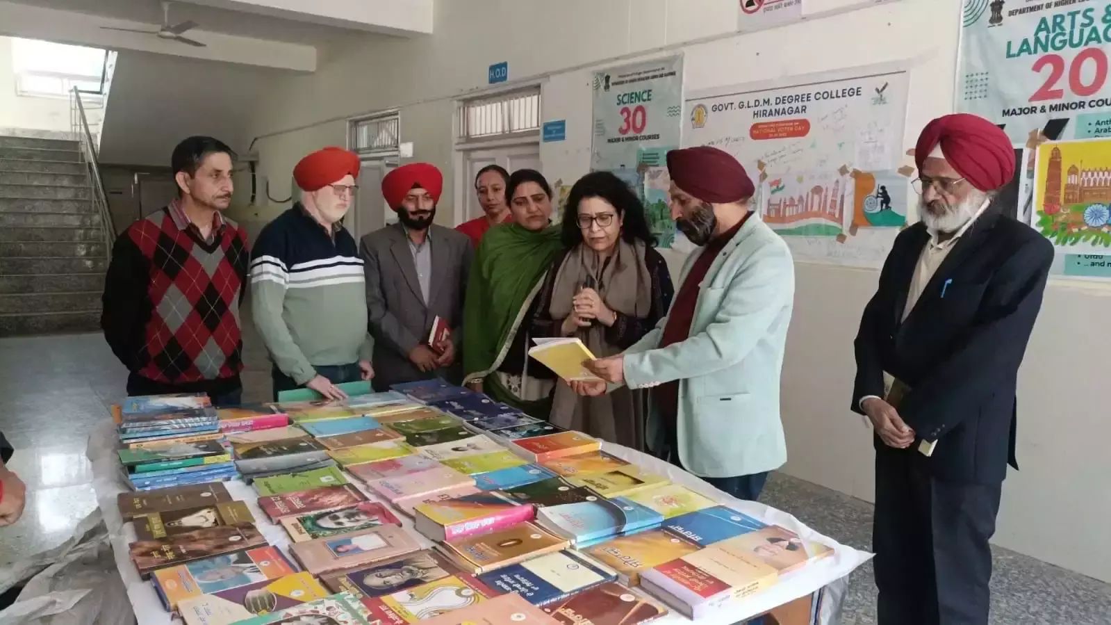 Kathua: श्री गुरु तेग बहादुर जी के जीवन और बलिदान को किया सम्मानित Kathua: श्री गुरु तेग बहादुर जी के जीवन और बलिदान को किया सम्मानित