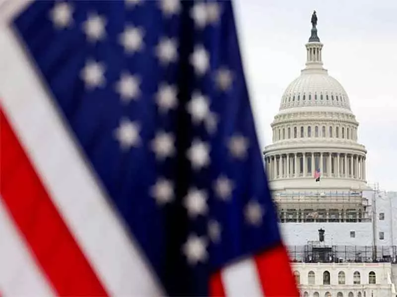 Trump प्रशासन ने H-1B वीज़ा के आवेदकों के लिए बेहतर जांच का आदेश दिया Trump प्रशासन ने H-1B वीज़ा के आवेदकों के लिए बेहतर जांच का आदेश दिया