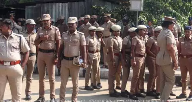 TN ने सभी पुलिसवालों को कानूनी सुरक्षा दी, केस चलाने के लिए सरकारी मंज़ूरी ज़रूरी की TN ने सभी पुलिसवालों को कानूनी सुरक्षा दी, केस चलाने के लिए सरकारी मंज़ूरी ज़रूरी की