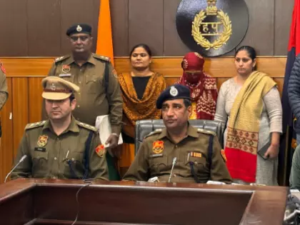 Haryana: बेटे और तीन भतीजियों की हत्या के आरोप में महिला गिरफ्तार Haryana: बेटे और तीन भतीजियों की हत्या के आरोप में महिला गिरफ्तार