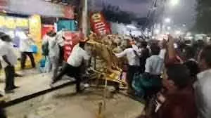 कार्तिगई दीपम लाइटिंग विवाद को लेकर Thiruparankundram में झड़पें हुईं कार्तिगई दीपम लाइटिंग विवाद को लेकर Thiruparankundram में झड़पें हुईं