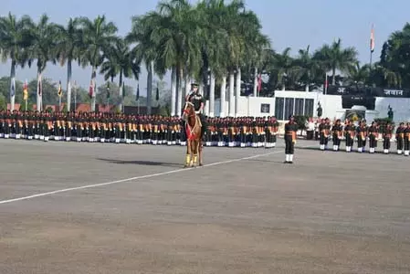 अहिल्यानगर में 570 अग्निवीरों की भव्य पासिंग आउट परेड, देशसेवा की शपथ लेकर सेना में हुए शामिल अहिल्यानगर में 570 अग्निवीरों की भव्य पासिंग आउट परेड, देशसेवा की शपथ लेकर सेना में हुए शामिल