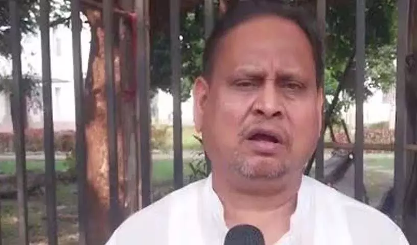 बाबरी मस्जिद बनाने की बात कहने पर TMC MLA सस्पेंड बाबरी मस्जिद बनाने की बात कहने पर TMC MLA सस्पेंड