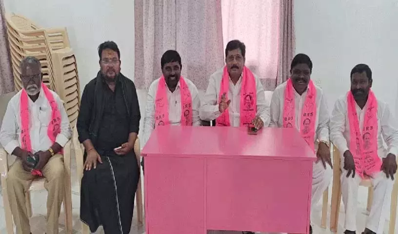 Congress को जिताना भ्रष्टाचार को लाइसेंस देने जैसा है: बदुगुला लिंगैया यादव Congress को जिताना भ्रष्टाचार को लाइसेंस देने जैसा है: बदुगुला लिंगैया यादव