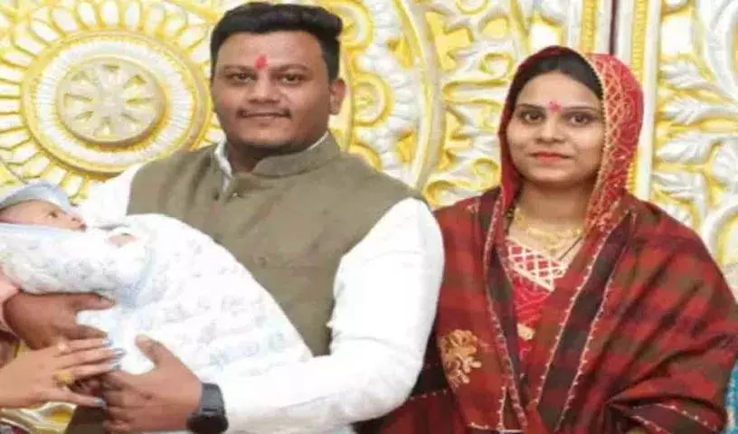 Karnataka के गवर्नर थावरचंद गहलोत के पोते की पत्नी ने दहेज उत्पीड़न का आरोप लगाया Karnataka के गवर्नर थावरचंद गहलोत के पोते की पत्नी ने दहेज उत्पीड़न का आरोप लगाया