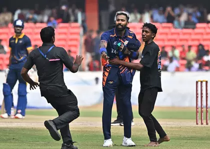 हार्दिक पांड्या के पागलपन के कारण बड़ौदा-गुजरात SMAT मैच का वेन्यू बदलना पड़ा हार्दिक पांड्या के पागलपन के कारण बड़ौदा-गुजरात SMAT मैच का वेन्यू बदलना पड़ा