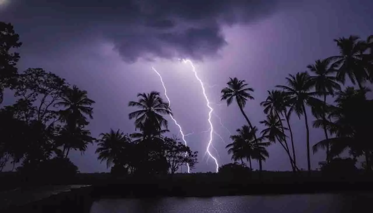 Odisha में इस साल बिजली गिरने से 92 लोगों की मौत हुई, राजस्व मंत्री Odisha में इस साल बिजली गिरने से 92 लोगों की मौत हुई, राजस्व मंत्री