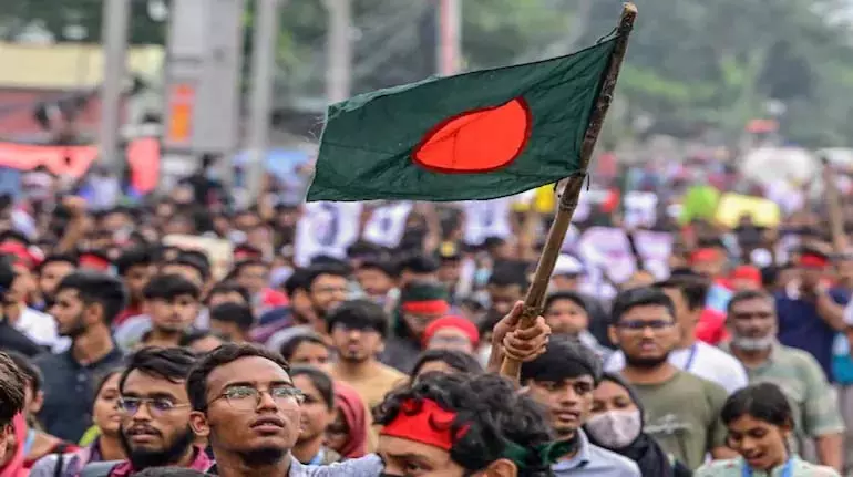 हसीना को हटाने के बाद बांग्लादेश की Gen-Z राजनीतिक ज़मीन हासिल करने के लिए संघर्ष कर रही हसीना को हटाने के बाद बांग्लादेश की Gen-Z राजनीतिक ज़मीन हासिल करने के लिए संघर्ष कर रही