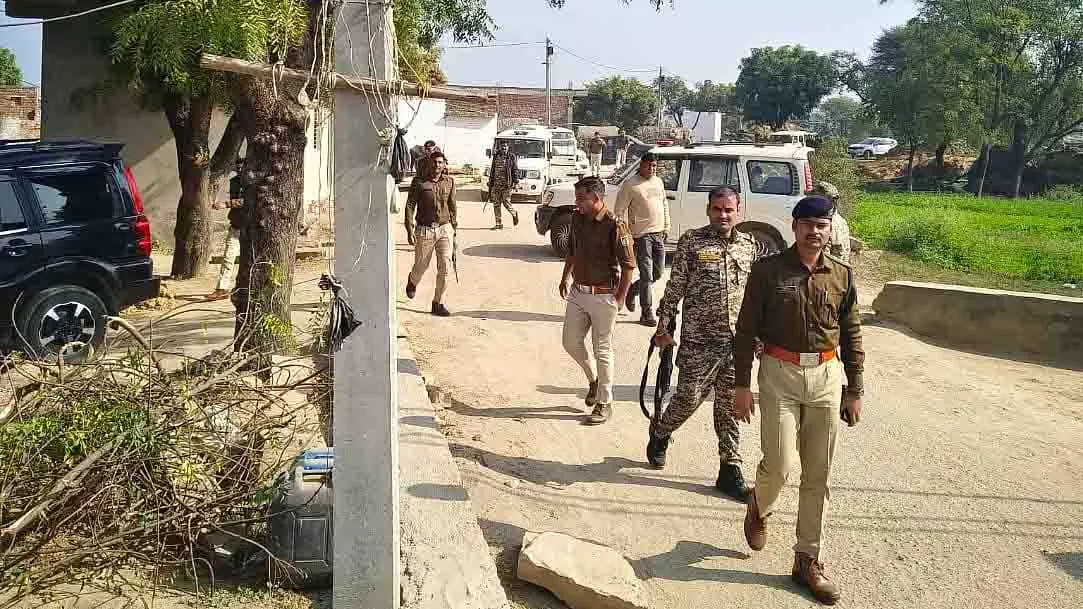 Morena में ग्वालियर पुलिस पर 15 बदमाशों के हमले में कांस्टेबल घायल Morena में ग्वालियर पुलिस पर 15 बदमाशों के हमले में कांस्टेबल घायल