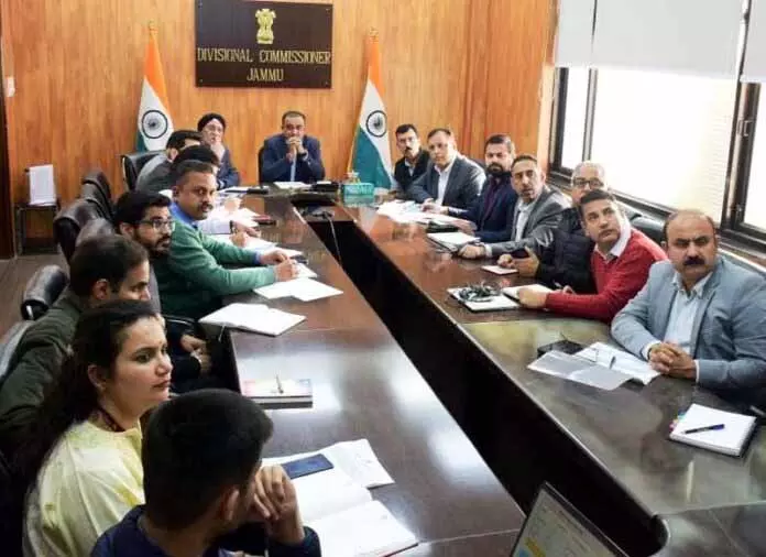मंडलायुक्त ने स्मार्ट मीटरिंग, PM Surya घर मुफ्त बिजली योजना की प्रगति की समीक्षा की मंडलायुक्त ने स्मार्ट मीटरिंग, PM Surya घर मुफ्त बिजली योजना की प्रगति की समीक्षा की