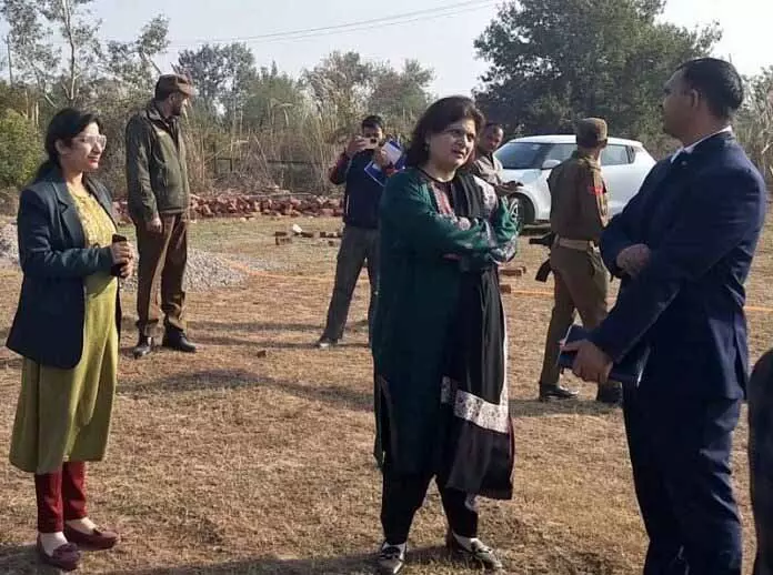 Babila Rakwal ने लाडवाल में अनाज भंडारण परियोजना का निरीक्षण किया, पैक्स के कामकाज की समीक्षा की Babila Rakwal ने लाडवाल में अनाज भंडारण परियोजना का निरीक्षण किया, पैक्स के कामकाज की समीक्षा की