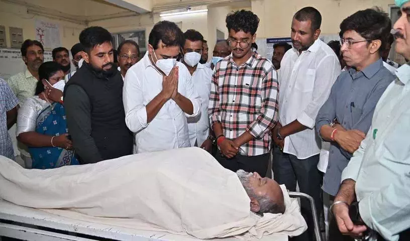 सीनियर वीडियो जर्नलिस्ट दामोदर का निधन.. KTR ने शोक जताया सीनियर वीडियो जर्नलिस्ट दामोदर का निधन.. KTR ने शोक जताया