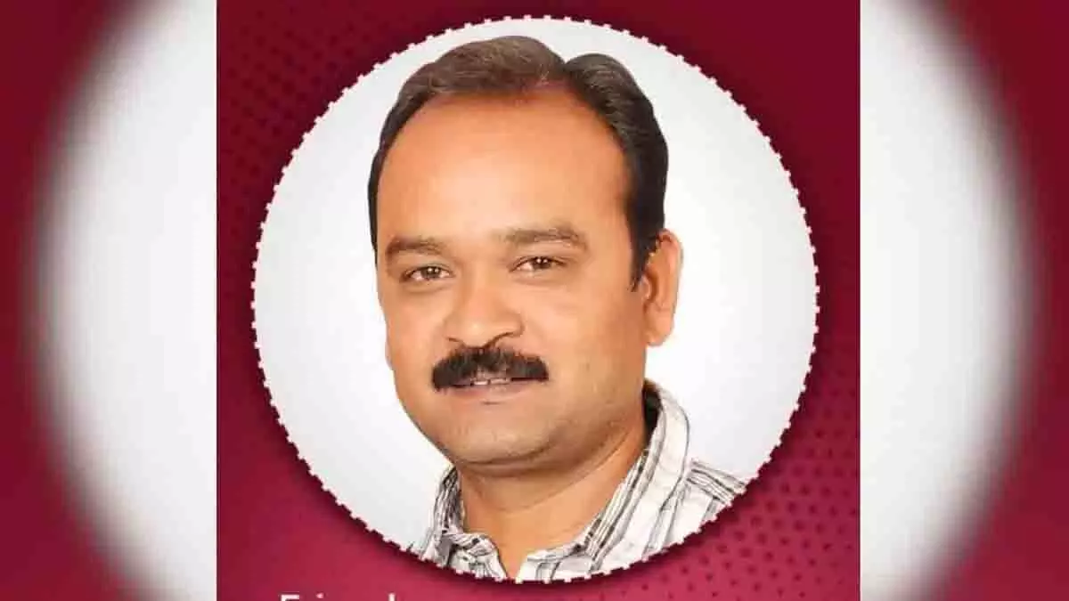 KTR विरोध रैली को कवर करते समय कैमरामैन की हार्ट अटैक से मौत KTR विरोध रैली को कवर करते समय कैमरामैन की हार्ट अटैक से मौत