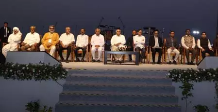 सीएम भूपेंद्र पटेल ने कच्छ के धोरडो में रणोत्सव 2025-26 का किया उद्घाटन सीएम भूपेंद्र पटेल ने कच्छ के धोरडो में रणोत्सव 2025-26 का किया उद्घाटन